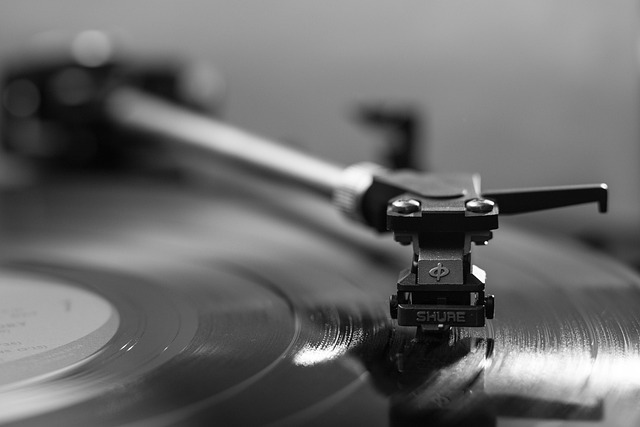 Sekretne życie mebli vintage: Jak odnaleźć perełki i ożywić je nowym życiem?